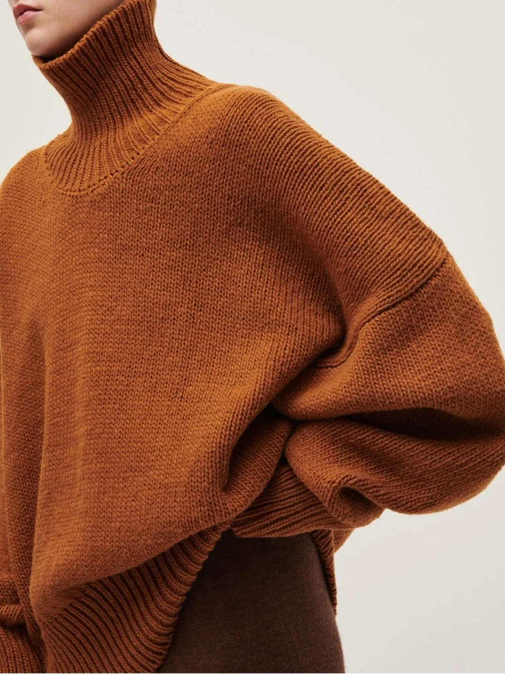 Babaà No.17 Wool Turtleneck Sweater – Nogal Brown – Oversized – One Size - Picture 2 of 8